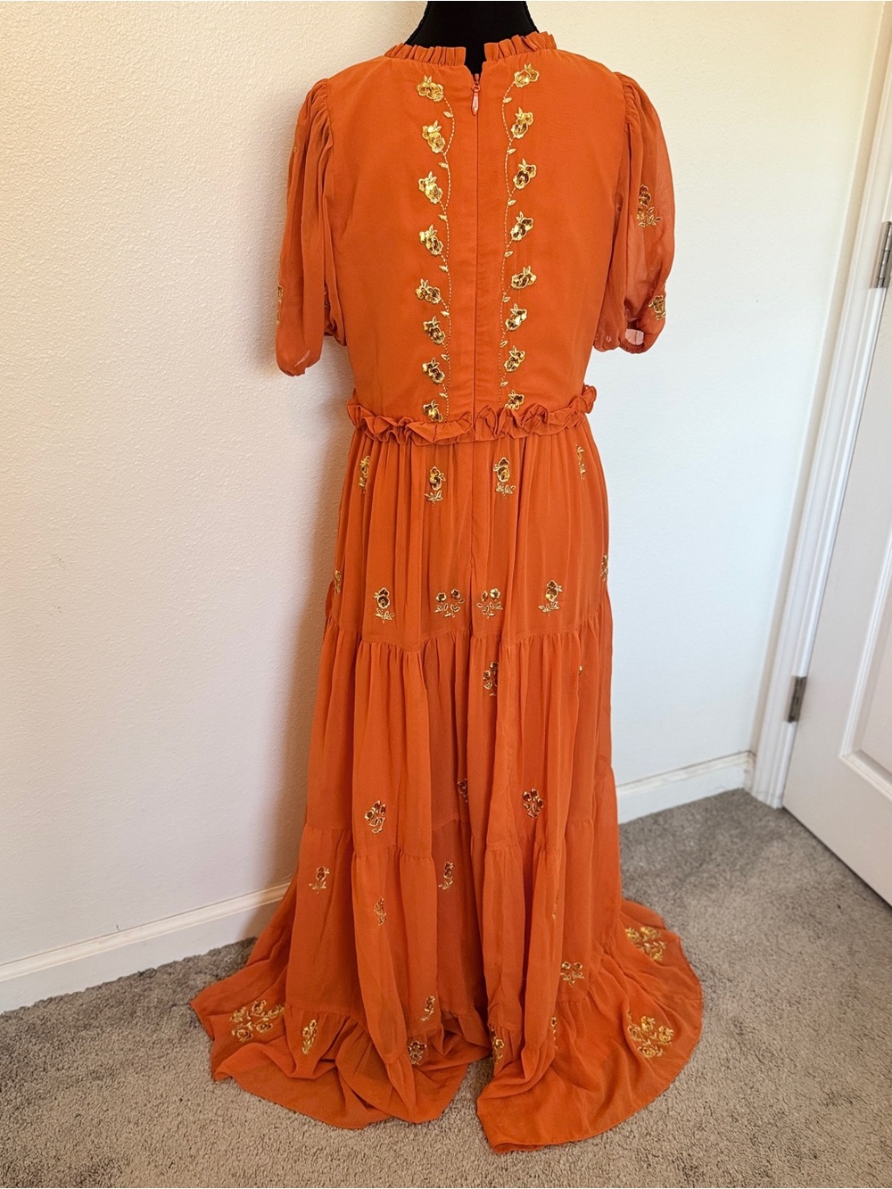 Ivy City Co Folklore Maxi Dress NWT Orange Gold Embroidery Size 4 Sold Out - Picture 4 of 8